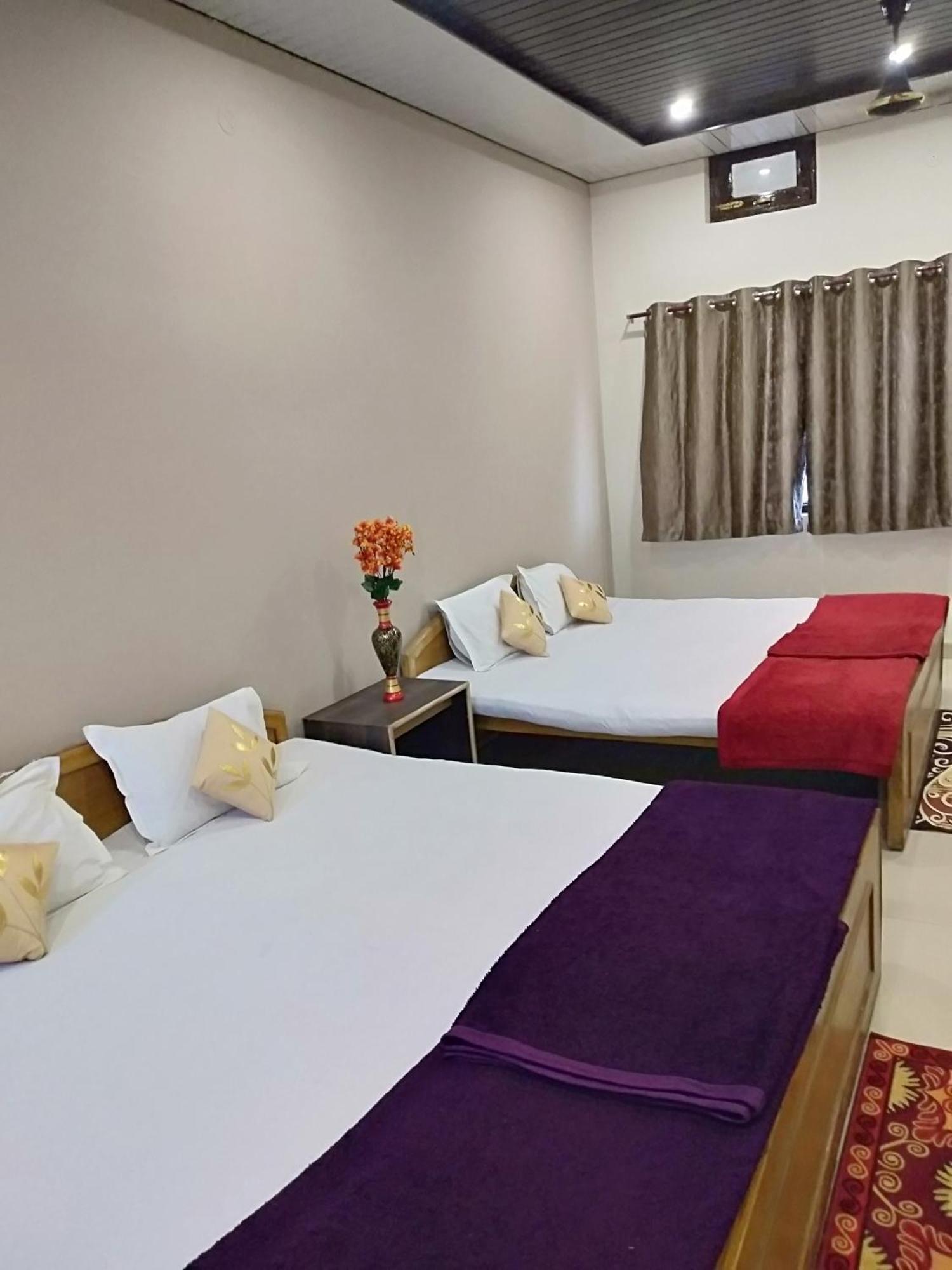Hotel Jungle Palace Resort Umariā Zewnętrze zdjęcie